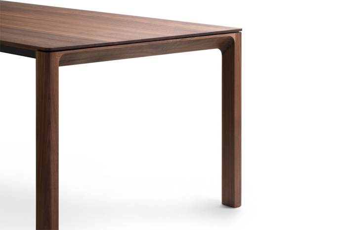 PORTO Esstisch von Christine Kröncke